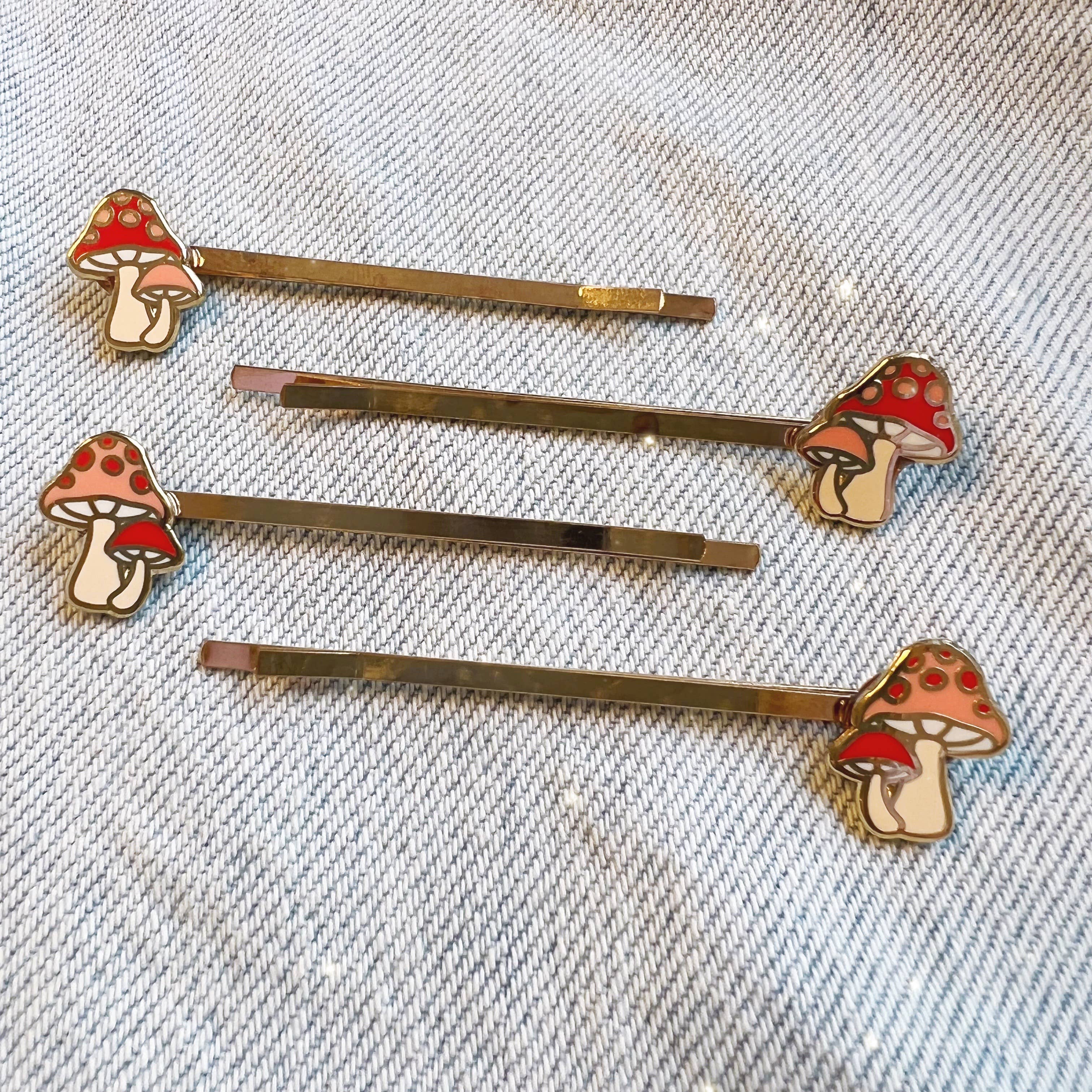 Mushroom Bobby Pin S/4 - Red / Classic
