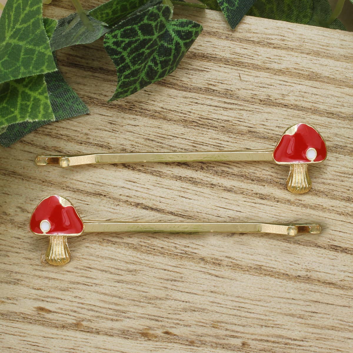 Tiny Toadstool Gold Bobby Pin Set